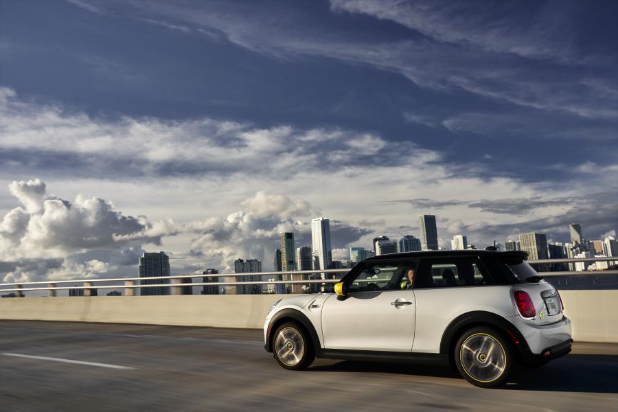  Mini Cooper SE (F56) 2020 года  (NA) (фото 35 из 342)